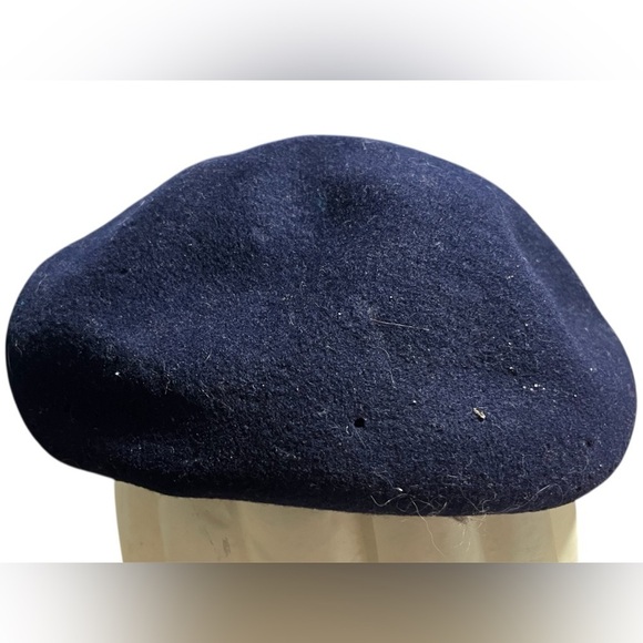 Sandswept Elegant Navy Beret with Seaturtle Pin main image 5